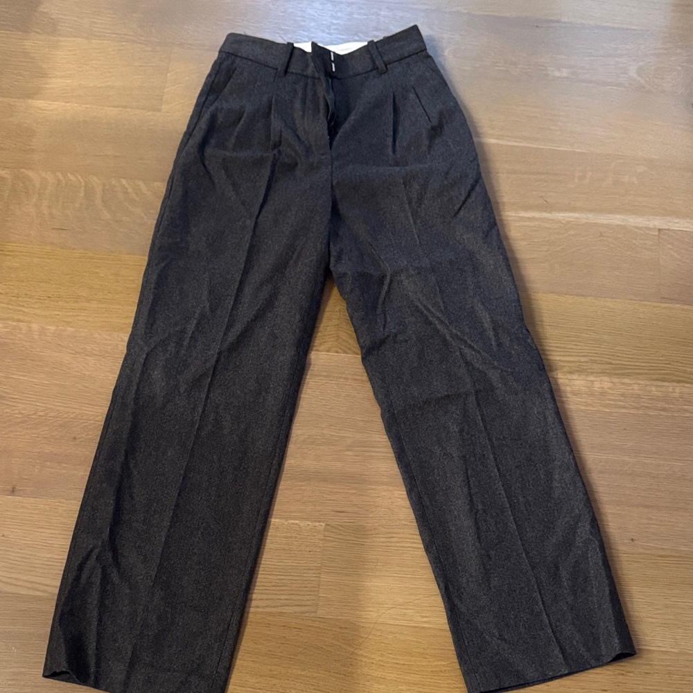 Grey wool pants - Aritizia Wilfred